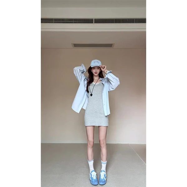 春夏季新款甜辣纯欲风网红穿搭百搭蓝色防晒衬衫+吊带短裙两件套