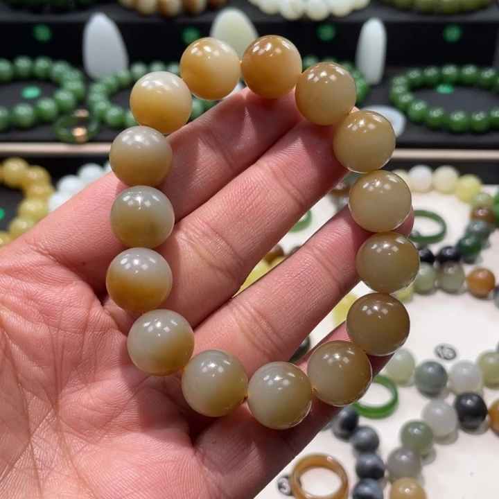 和田玉未镶嵌手串