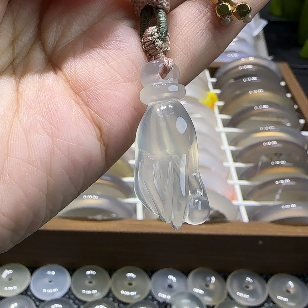 手镯玛瑙/玉髓未镶嵌掌上明珠吊坠