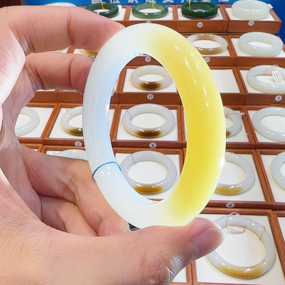 和田玉未镶嵌手镯且末冰黄糖羊脂白55 56