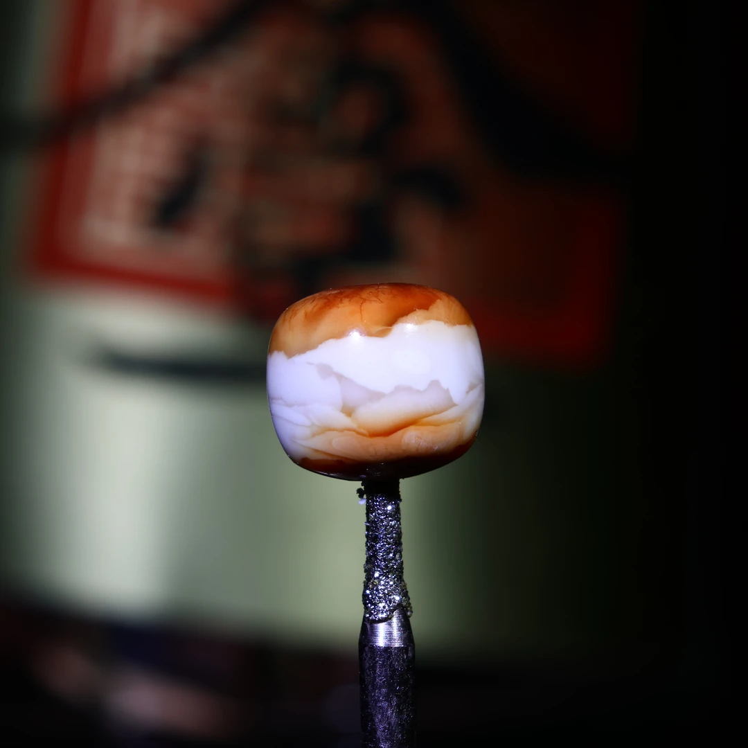 8m精工老型原矿一物一图满蜡沁色白蜡顶珠子蜜蜡配饰8.8*7.9-A361