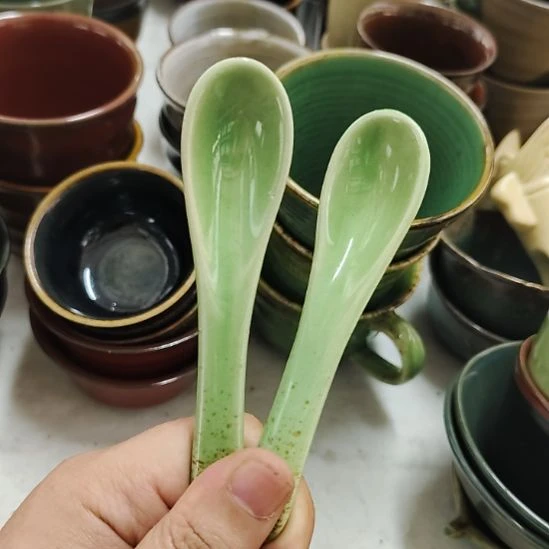 瓷片五厂，七厂各种摆件，瓷片、均有瑕疵。！
