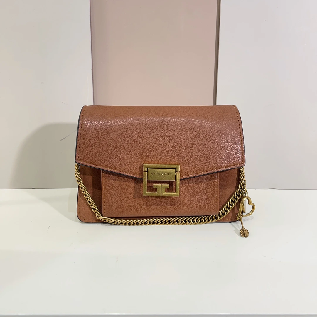 95新 Givenchy/纪梵希 纪梵希新款风琴邮差包a9166