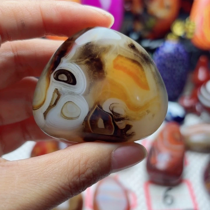 飞***哥玛瑙/玉髓未镶嵌珠宝半成品