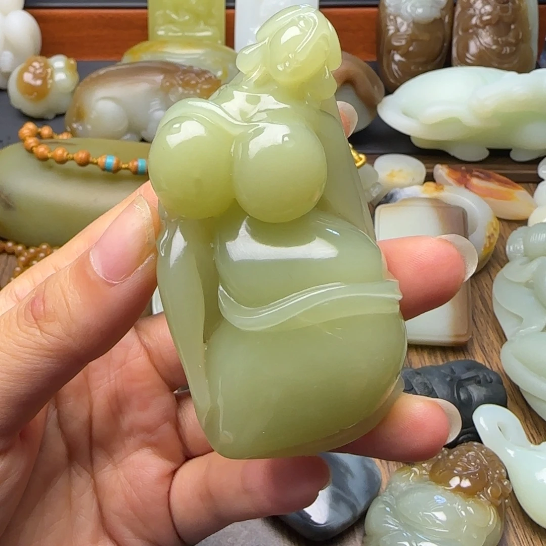 事***意未镶嵌和田玉（糖玉）挂件