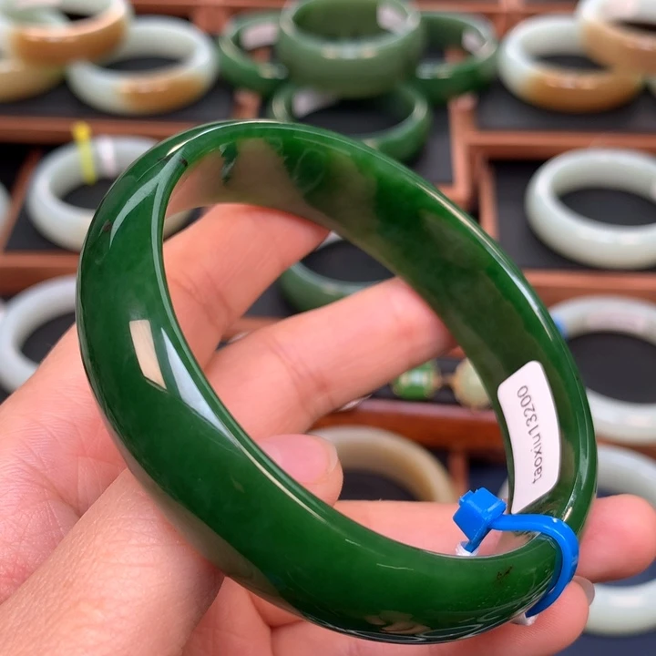 和田玉（碧玉）手镯未镶嵌67