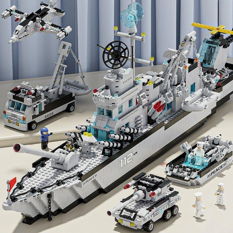 FAVMARTHA巨大型航空母舰积木拼图拼装玩具男孩益智军舰儿童生日