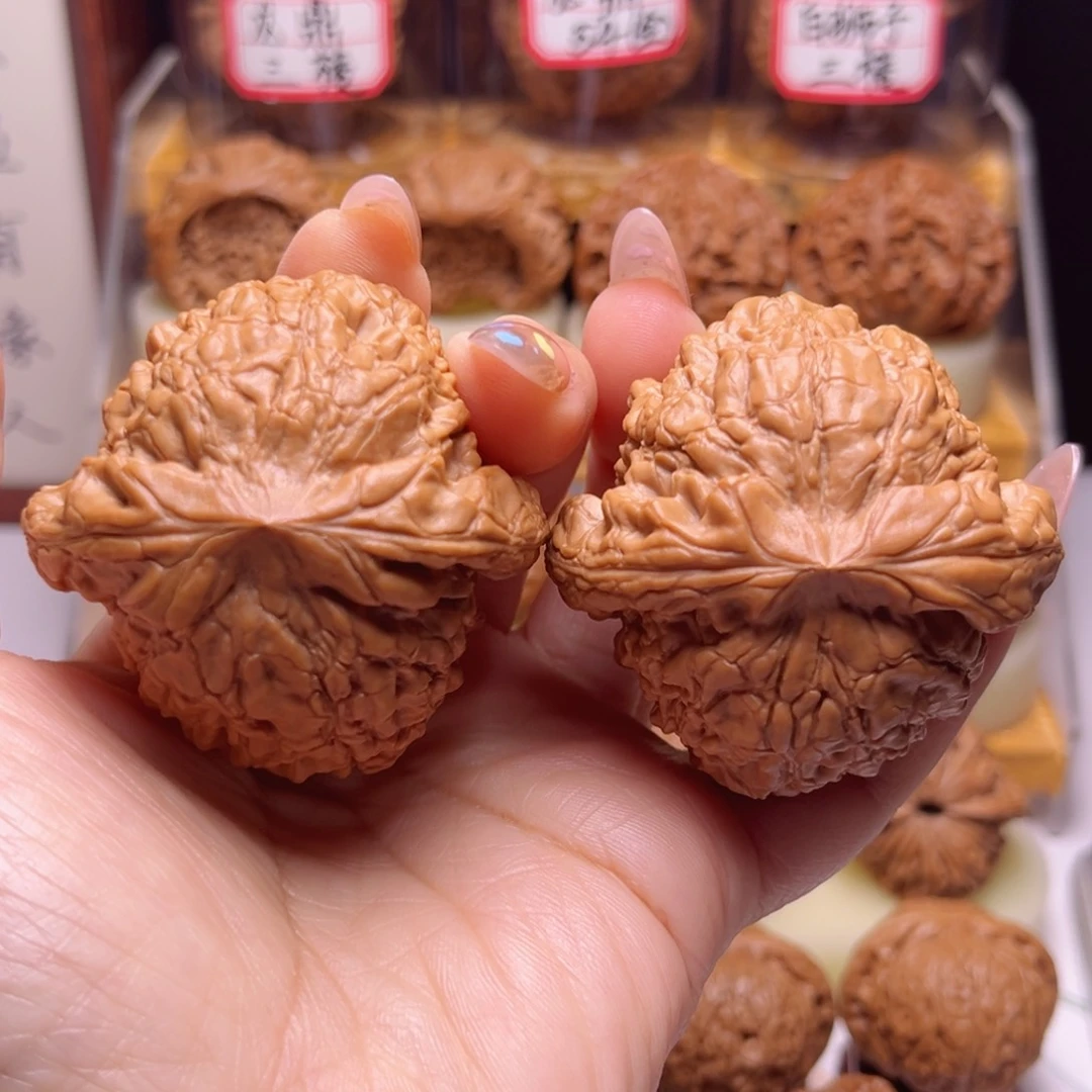 文玩核桃吊坠大肚龙鼎