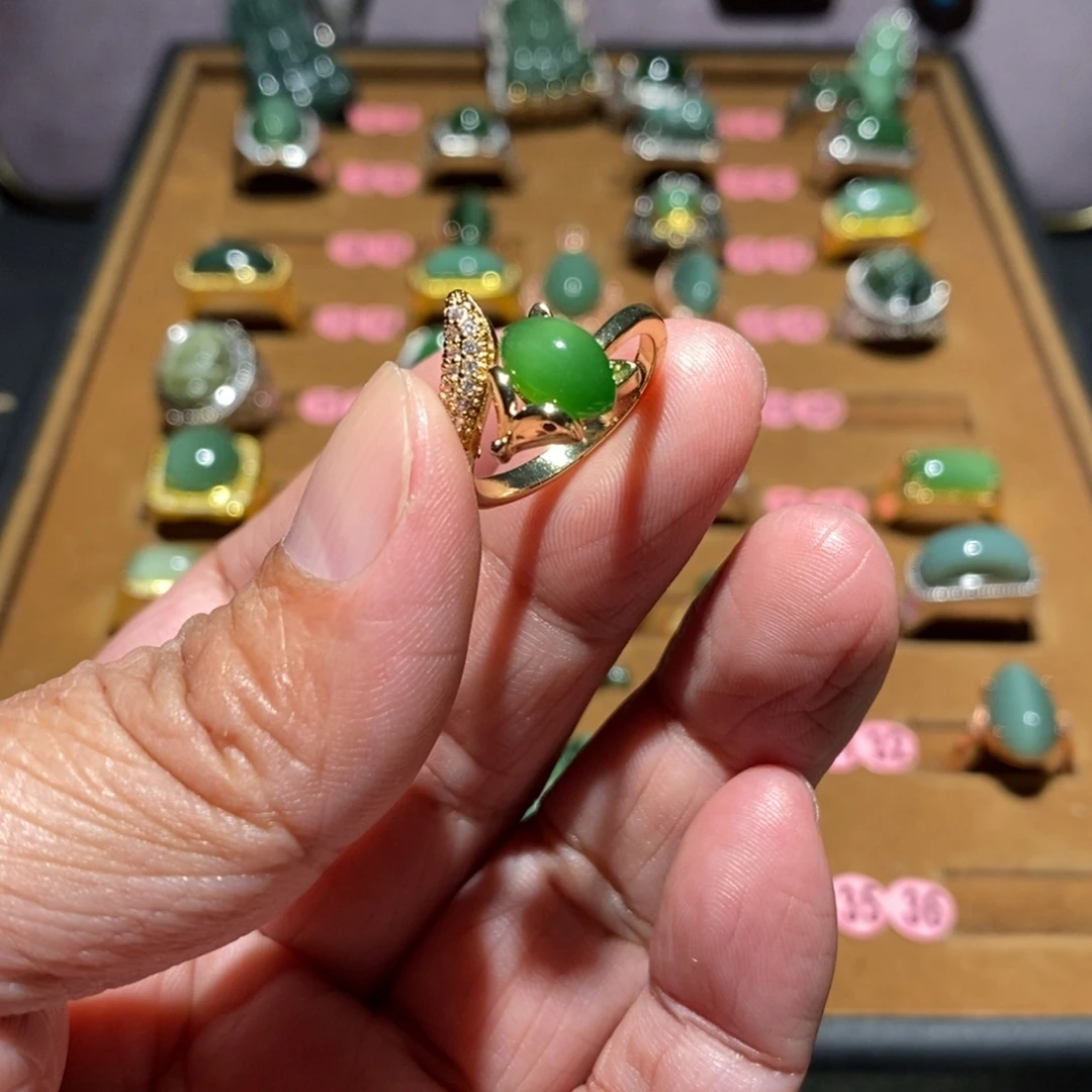 和田玉未镶嵌戒指