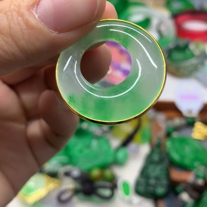 颈饰未镶嵌翡翠吊坠