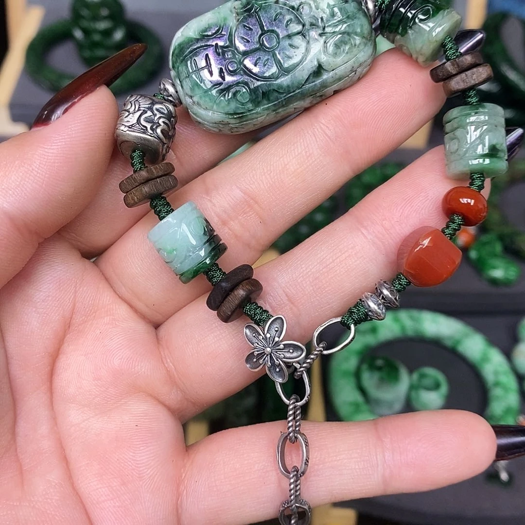 未镶嵌手链翡翠漂亮美眉