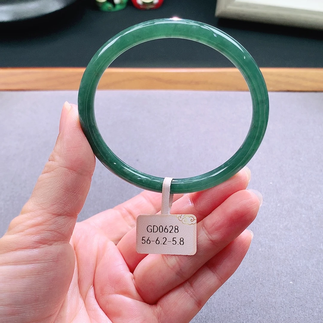 翡翠手镯未镶嵌天然翡翠手镯