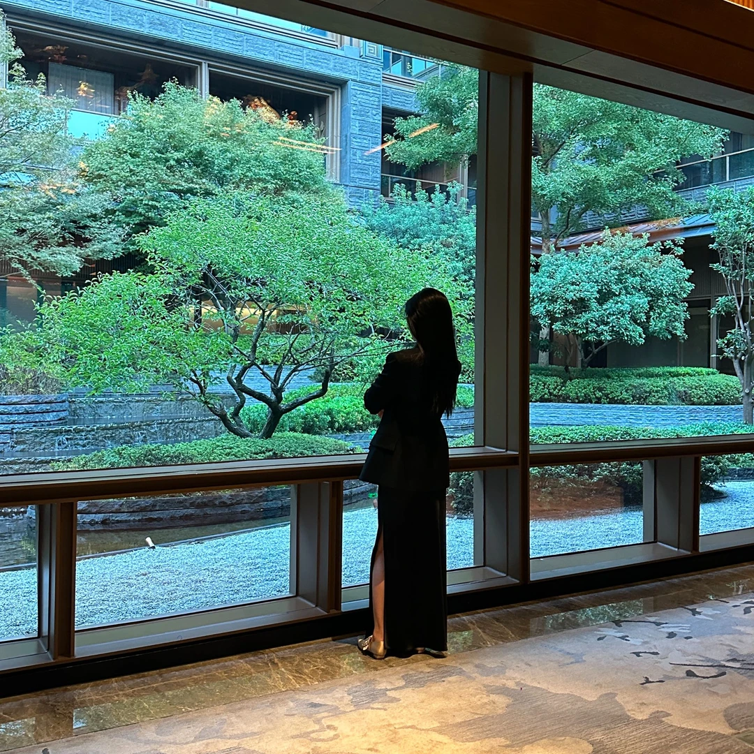 【LK】设计师小众原创高级清冷感轻奢复古法式醋酸半裙