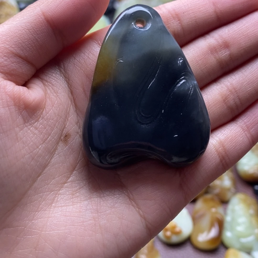 吊坠(不含链)未镶嵌和田玉（糖玉）陌*人