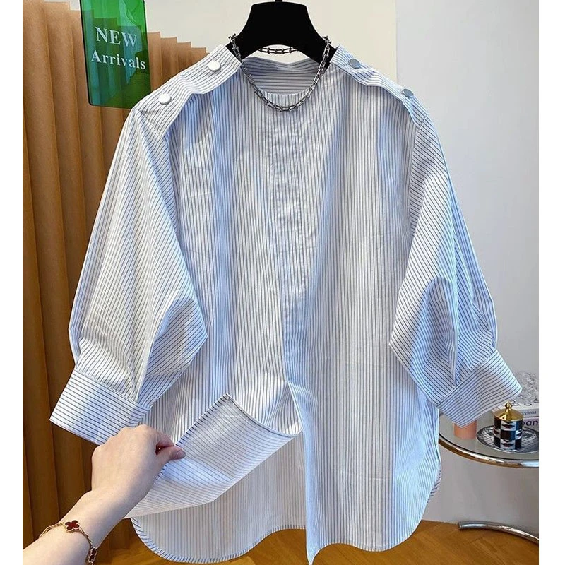 浅蓝色条纹衬衫女2025新款宽松百搭圆领松弛感套头中袖五分袖上衣