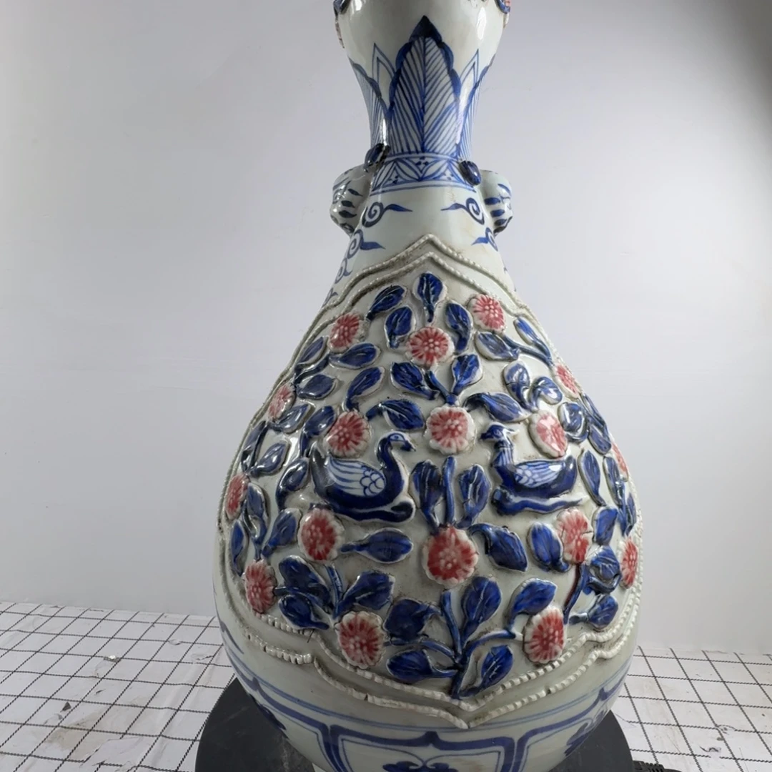 波***瓶青花花卉纹陶瓷瓶