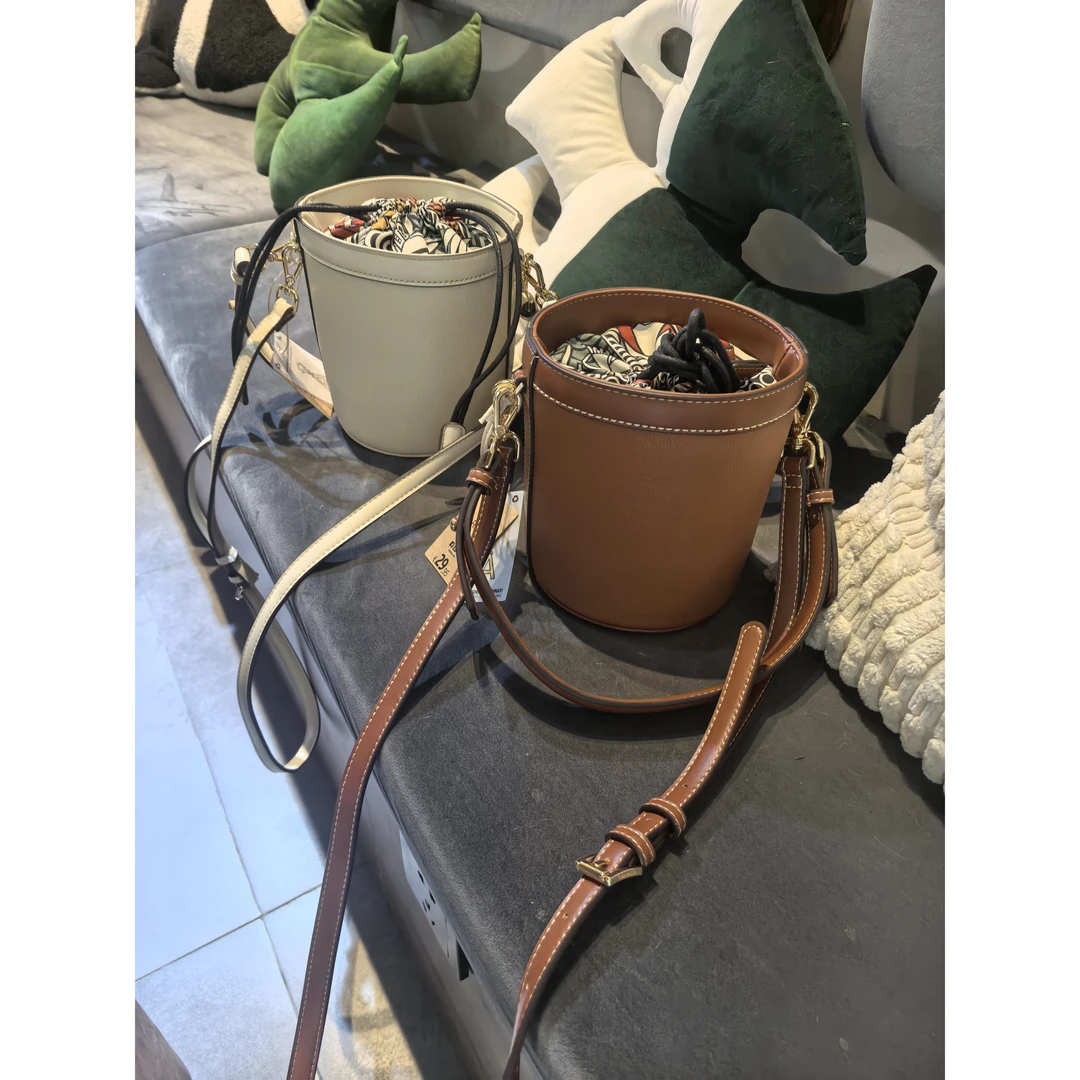 K250690高16cm 直径13cm  双肩带水桶包