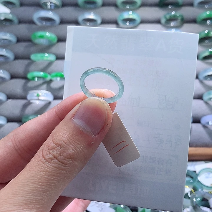翡翠戒指未镶嵌翡翠