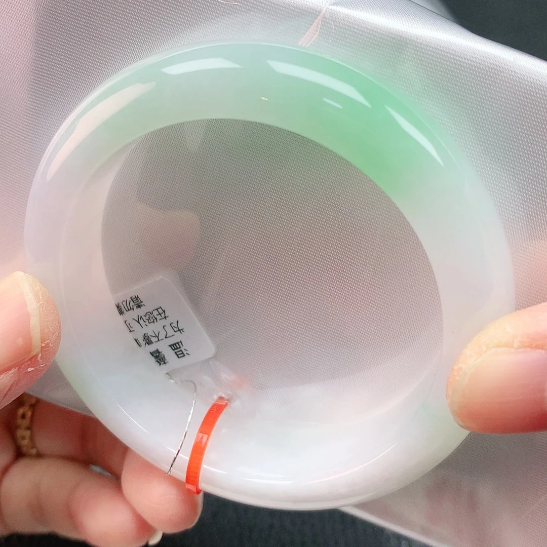 翡翠手镯未镶嵌52+圈