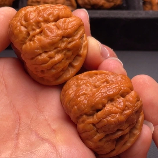 文玩核桃把件秦岭山脉核桃