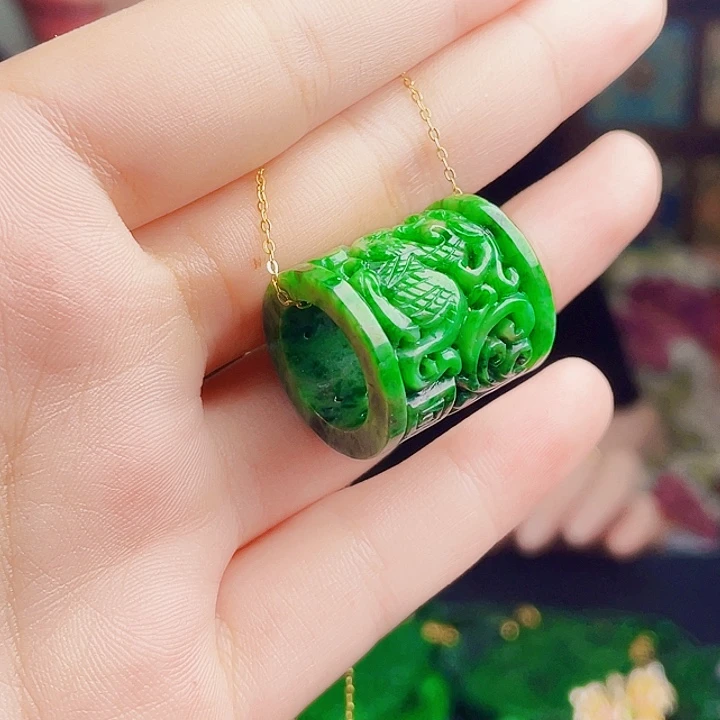 翡翠未镶嵌颈饰多样性