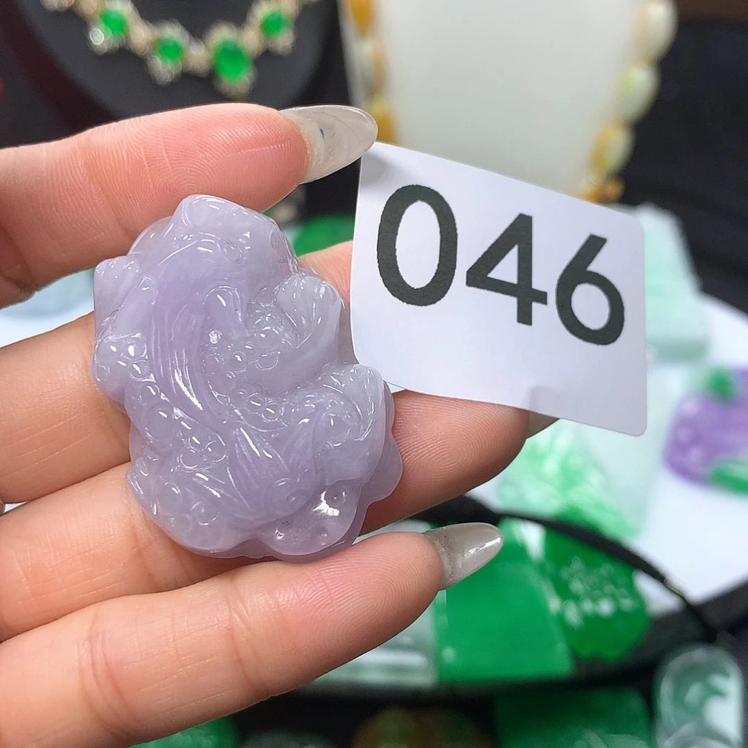 翡翠吊坠(赠链)未镶嵌