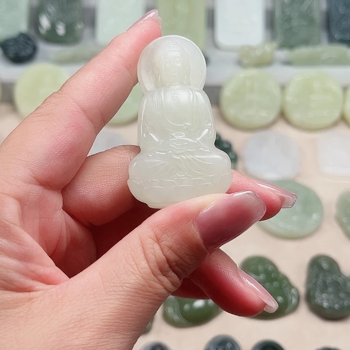 细***丝颈饰未镶嵌和田玉