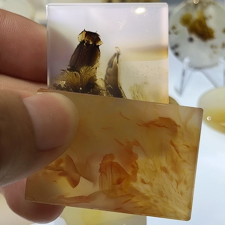 伊***凡玛瑙/玉髓吊坠(不含链)未镶嵌