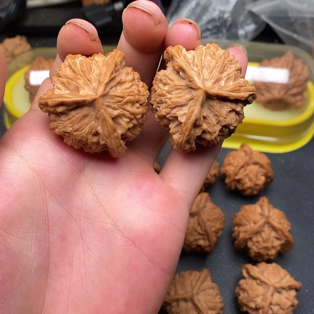 文玩核桃吊坠40奔驰