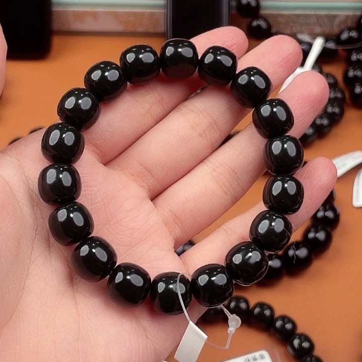 某***天和田玉未镶嵌颈饰