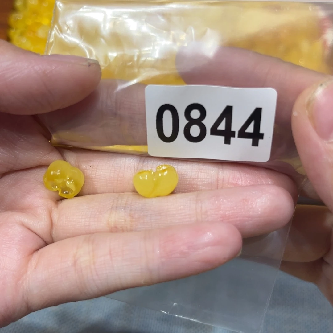 未镶嵌颈饰琥珀蜜蜡