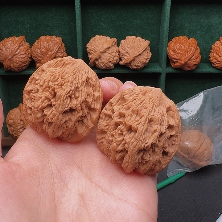 文玩核桃把件全品42尺虎头