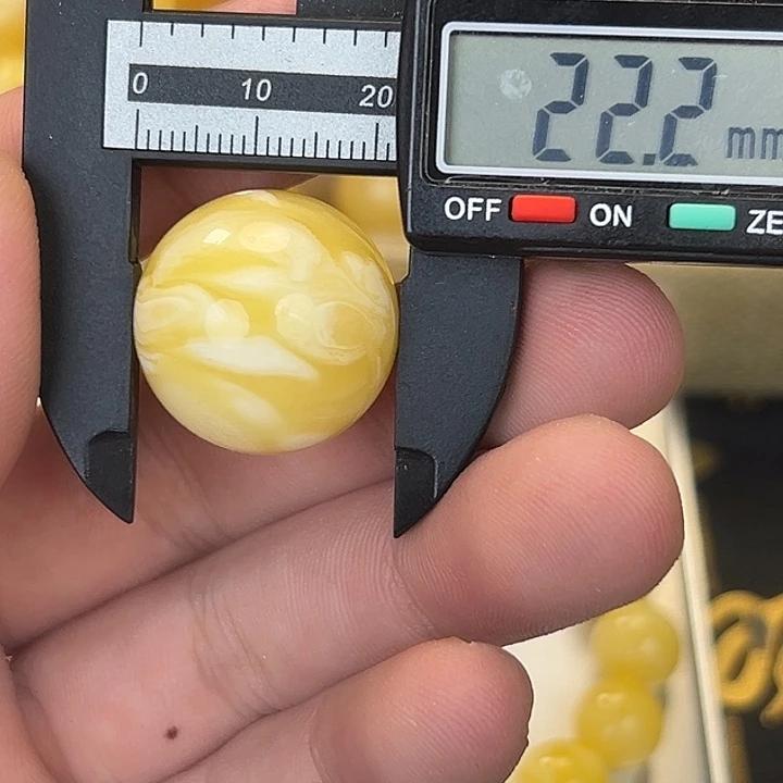 琥珀未镶嵌裸石628