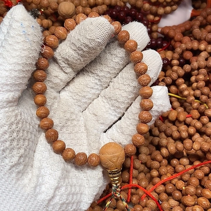 庞***兵凤眼菩提吊坠酸枣核