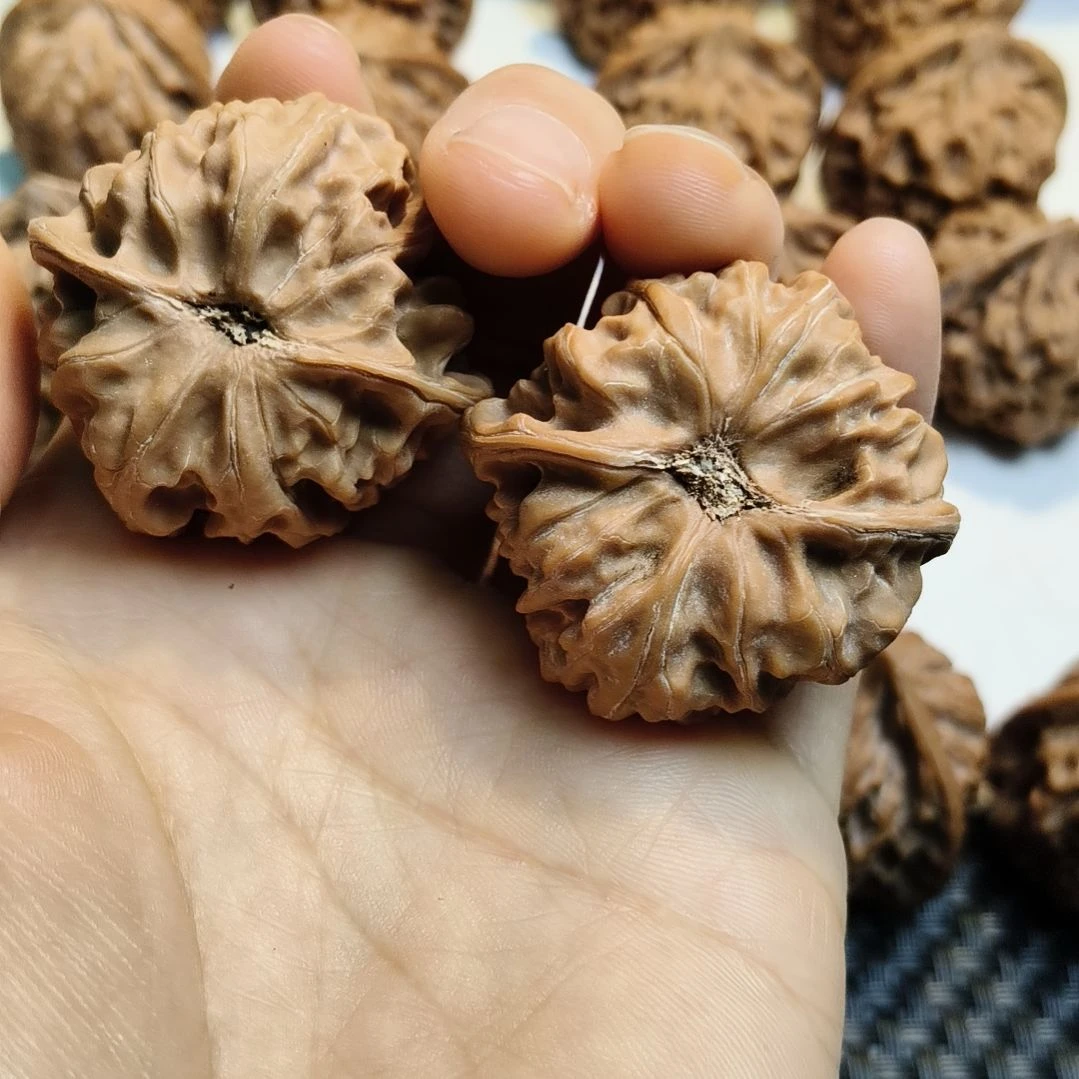 【闪购商品】吊坠桃核大**哥