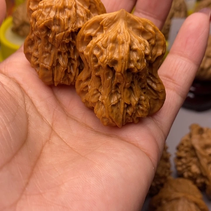文玩核桃把件答*异型葫芦