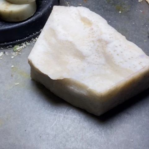 透闪石质玉未镶嵌珠宝半成品行**水