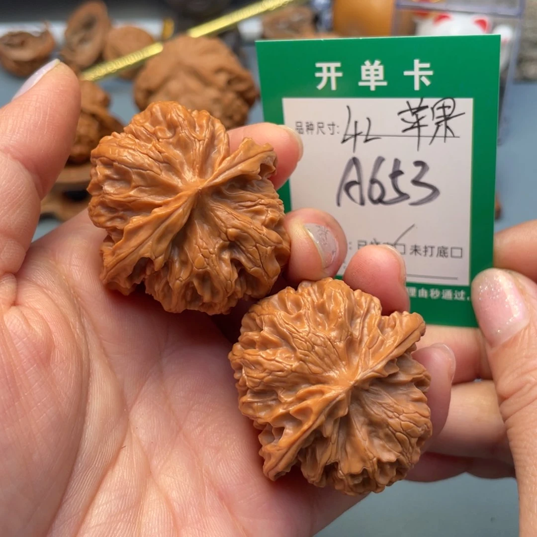 吊坠桃核文玩核桃