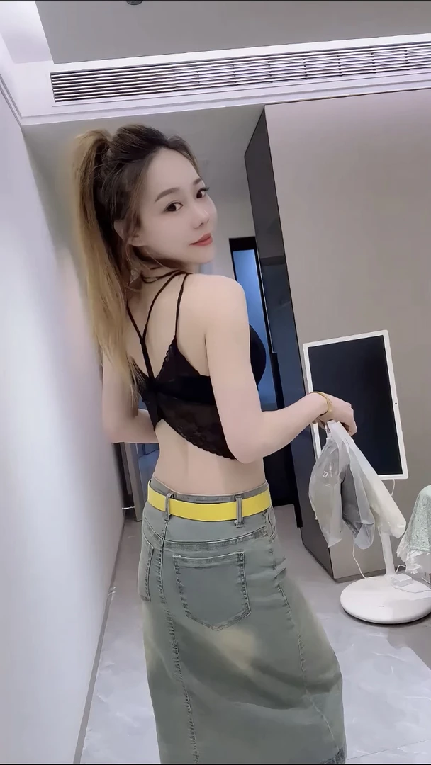 欧货新款法式软蕾丝蝴蝶背V领一体杯吊带内搭美背性感打底上衣