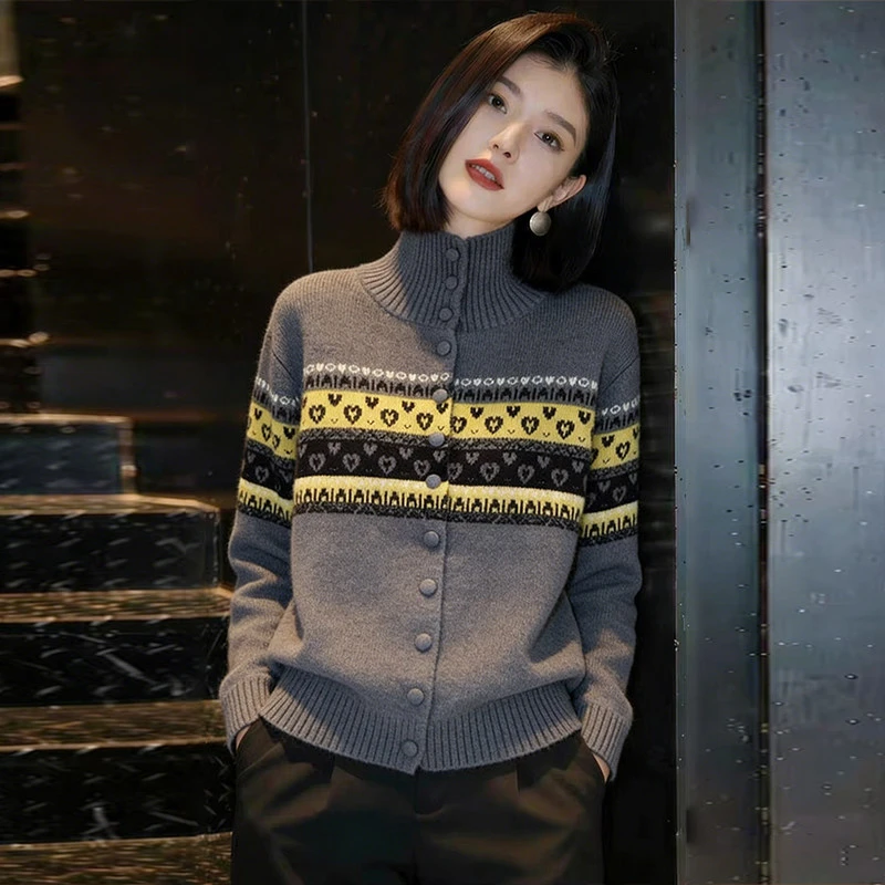 慵懒风灰色高领毛衣外套女士秋冬高级感洋气显瘦提花针织开衫上衣