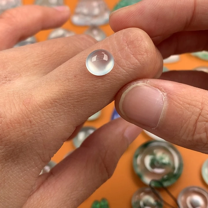 翡翠挂件未镶嵌….