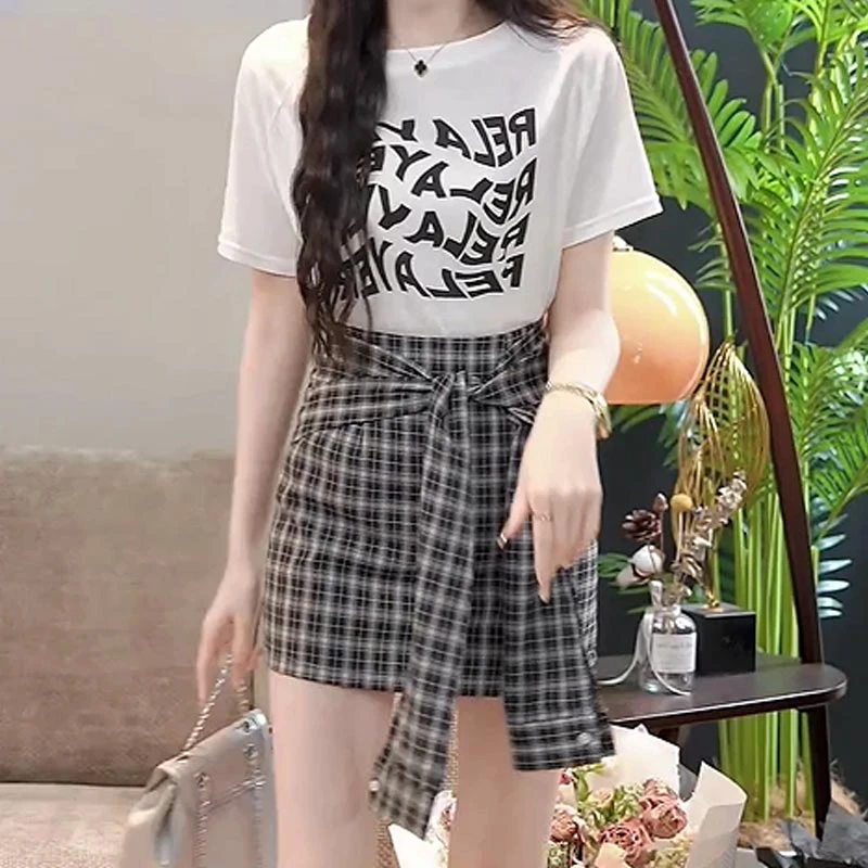 2025夏季新款设计感黑白格子A字休闲半身裙女高级感百搭时尚裙子