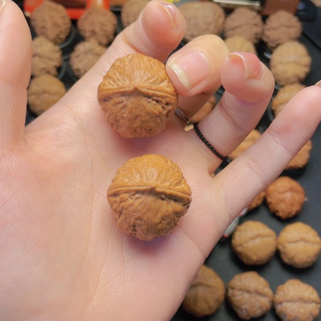 文玩核桃把件亻*毛文玩核桃