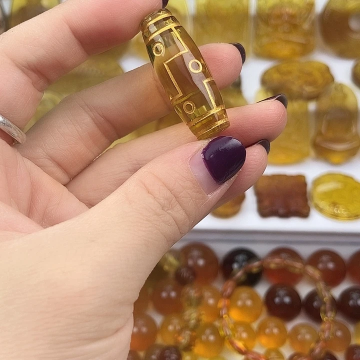 琥珀吊坠(不含链)未镶嵌天然缅甸琥珀金蓝净水九眼天珠