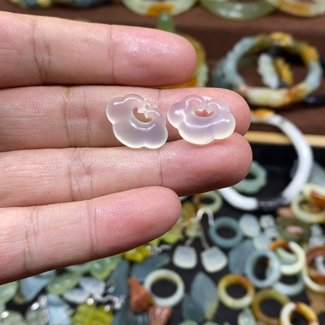 蛇纹石玉耳坠未镶嵌