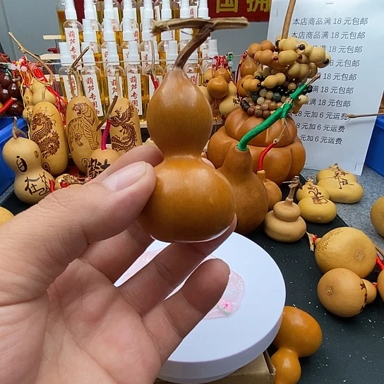 @***霖香榧木葫芦工艺品