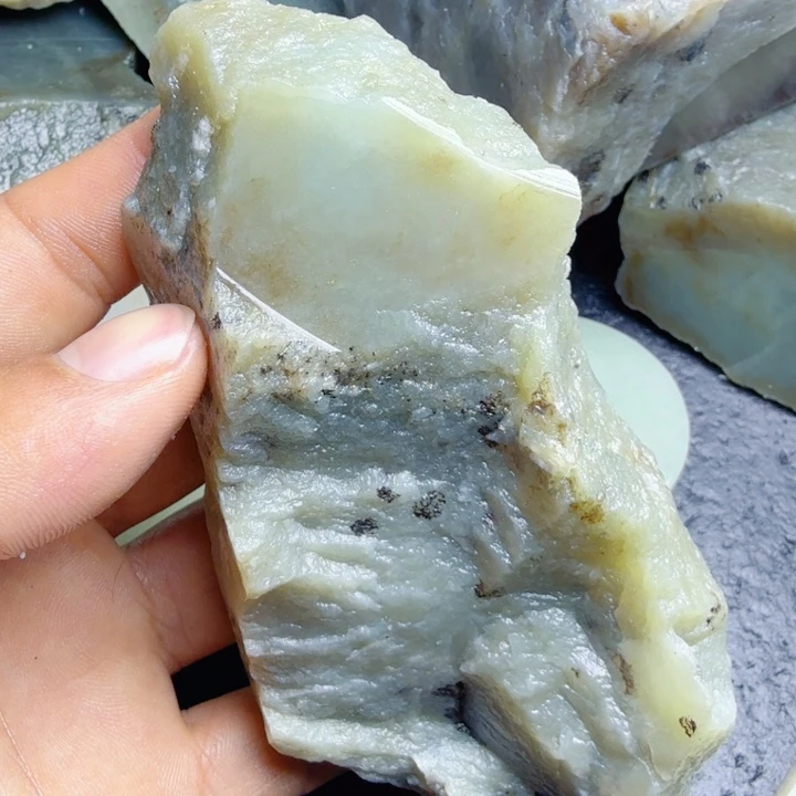 和田玉（糖玉）未镶嵌珠宝奇石