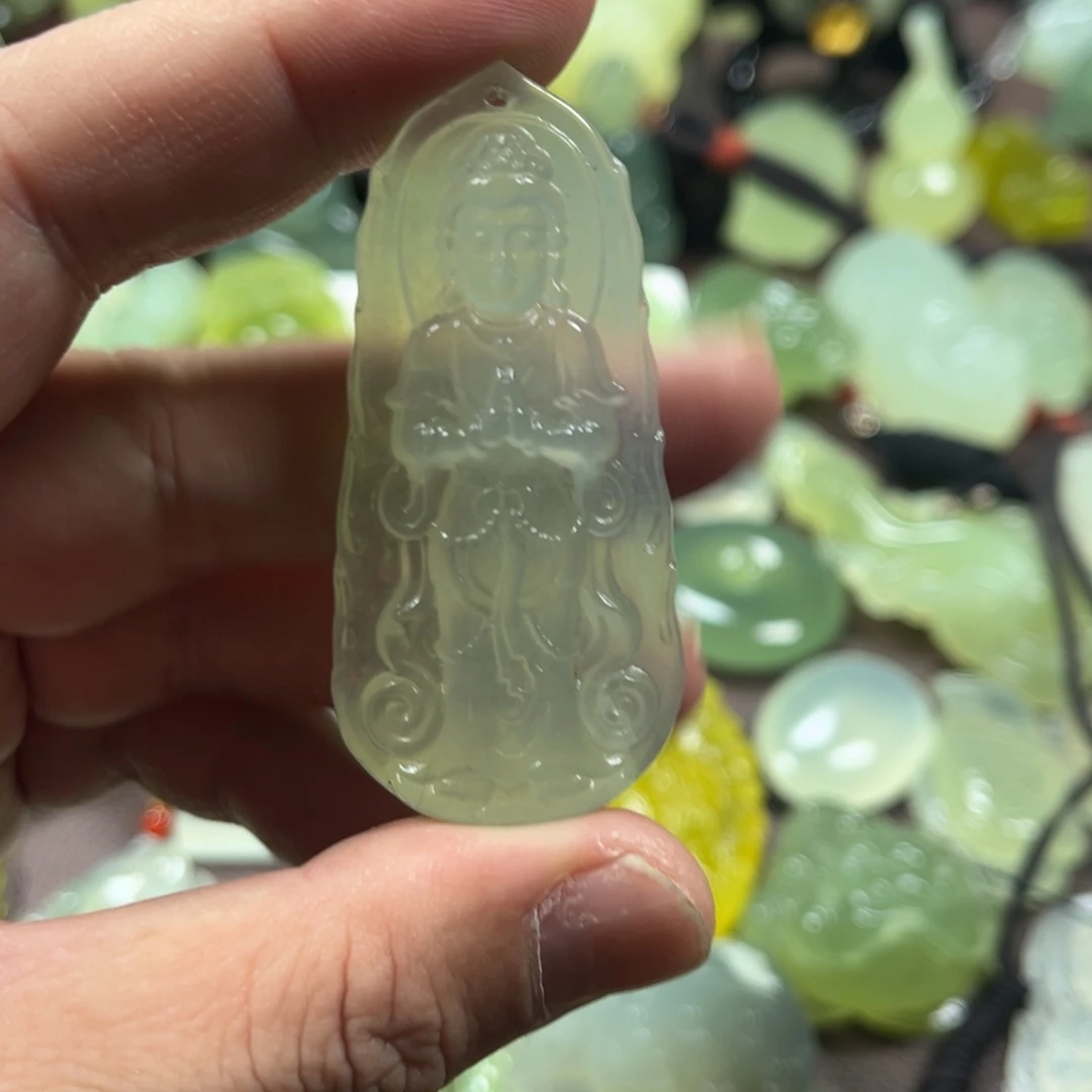 蛇纹石玉未镶嵌颈饰