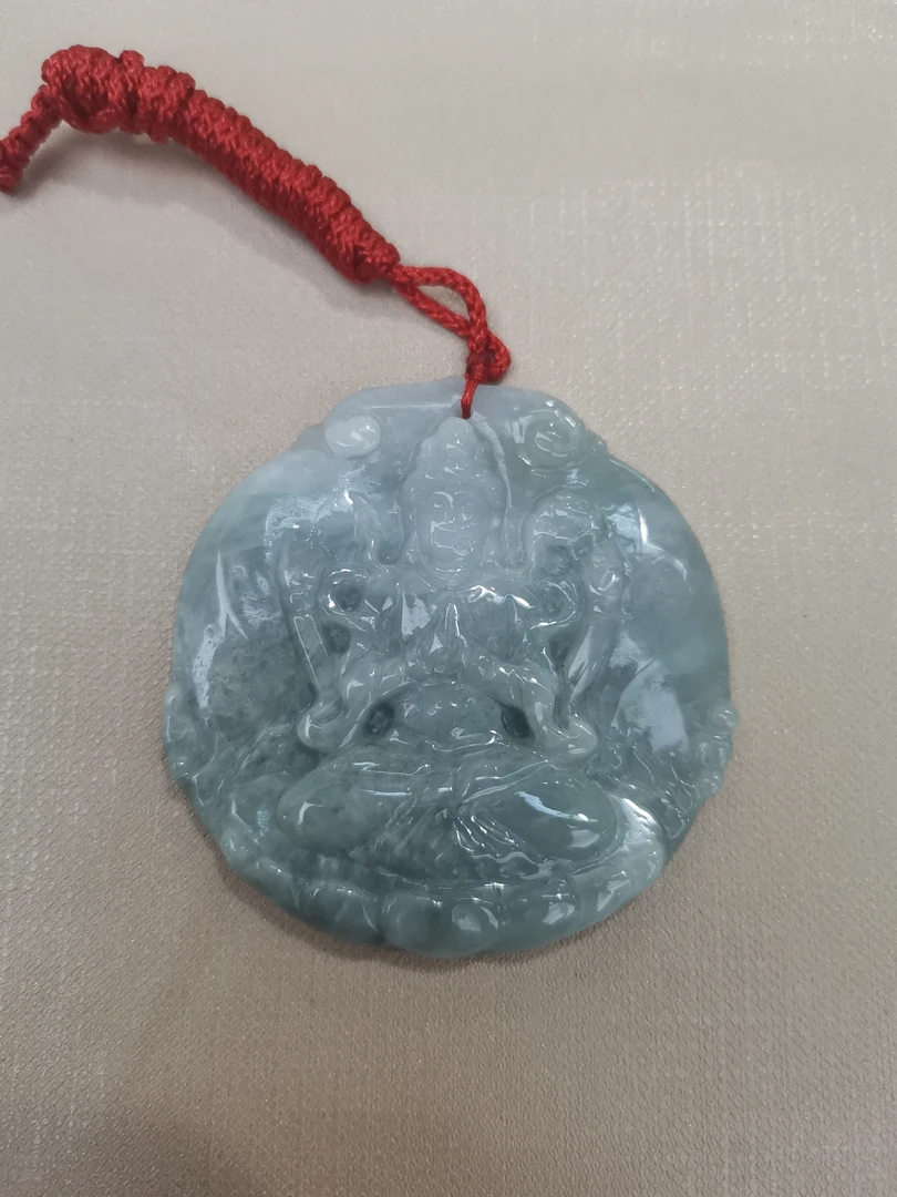 天然翡翠属鼠的守护神千手观音挂坠 带证书 高54.9宽54.1厚5.7mm