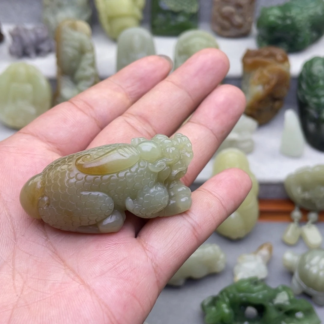 ~****和田玉未镶嵌颈饰